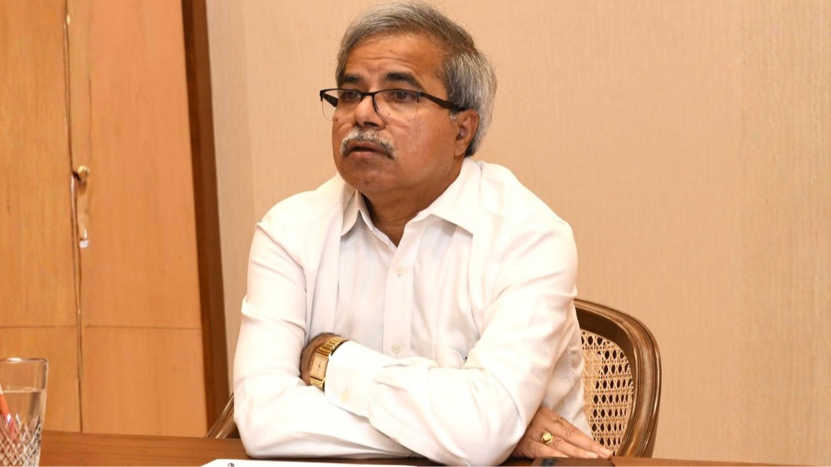 Govt Extends Tenure of Railway Board Chairman (Updated)